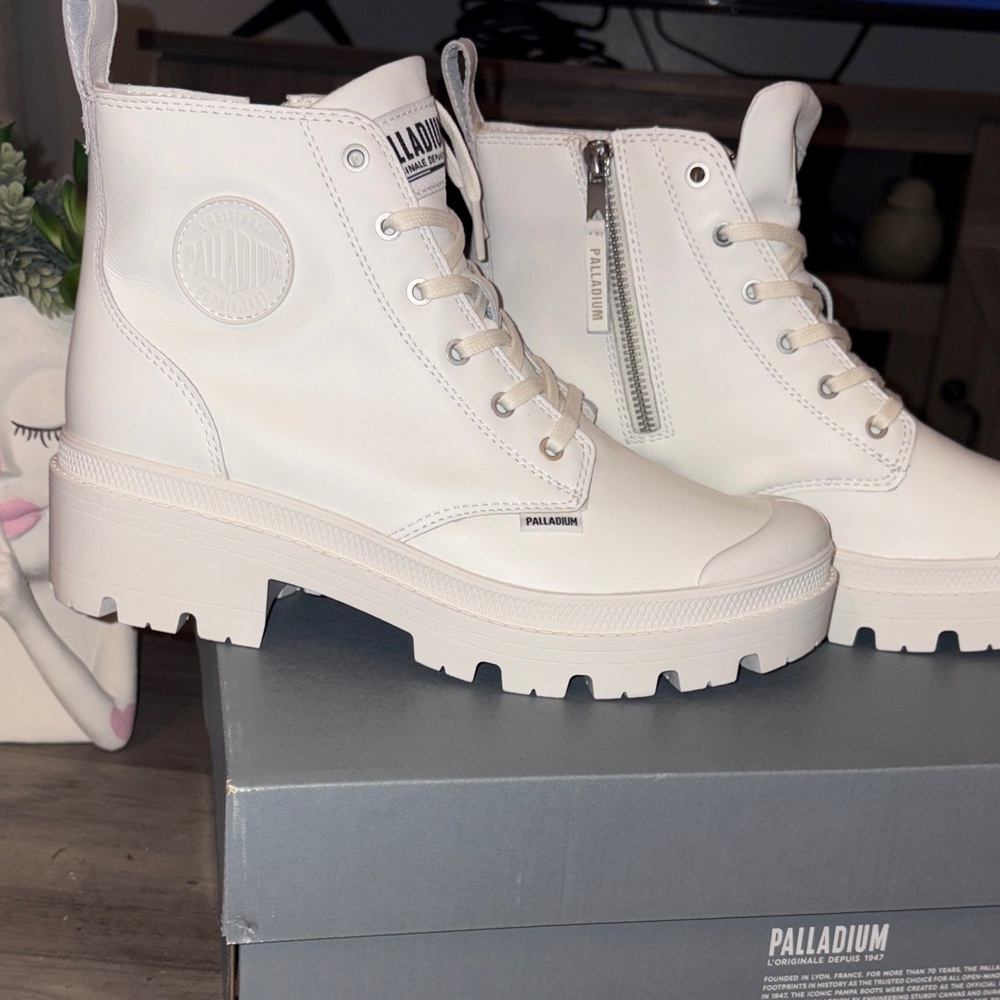 #134 Palladium Women's 9 white/lcream Combat Boots NWTWB organic shock 2 - Picture 6 of 13